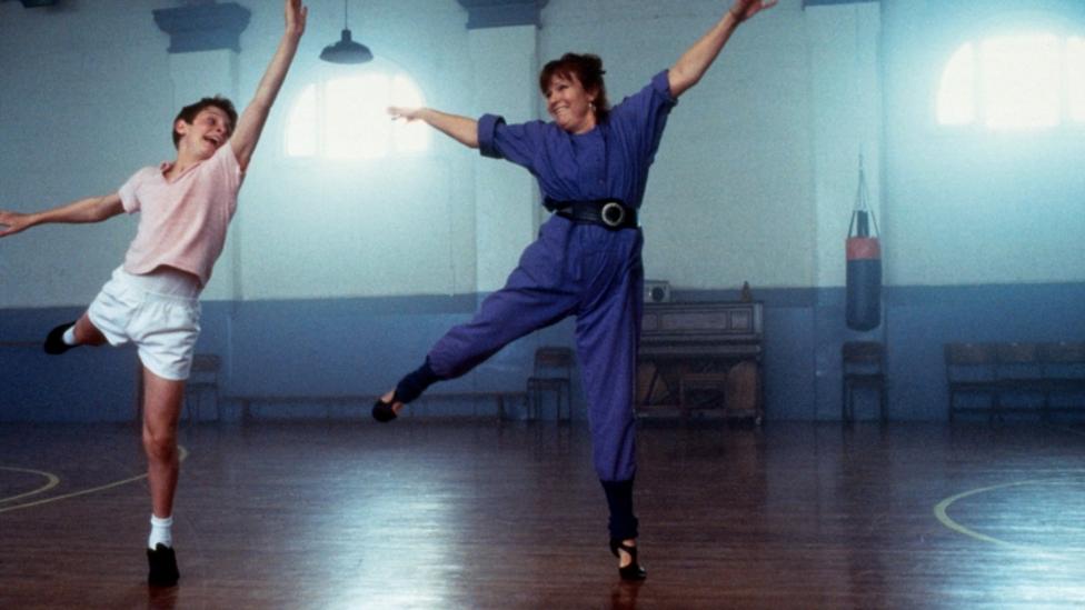 aproposofnowt's tweet photo. Seems a shame Marc Bolan missed out on seeing one of the great moments in his legacy - that dance scene in Billy Elliot #WeLovetoBoogie #TRex https://t.co/Q9VFbZRHq7