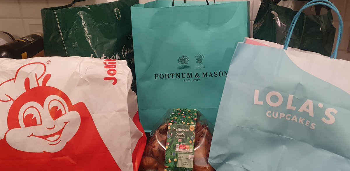 silverfox_7999's tweet photo. Off to work... sleepy as F@#£%k !!! Bringing food to keep my staff alive.
Merry Christmas ❤️ 🎄 https://t.co/PML3i4Kz1j