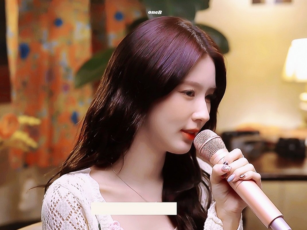 oneB_gif's tweet photo. 231225 MY Winter Song Medley ❄ #미연 #MINYEON
#여자아이들 #아이들 #GIDLE #IDLE

https://t.co/JNNS2RDudf (7 pics) https://t.co/Jt1K6bjU9O