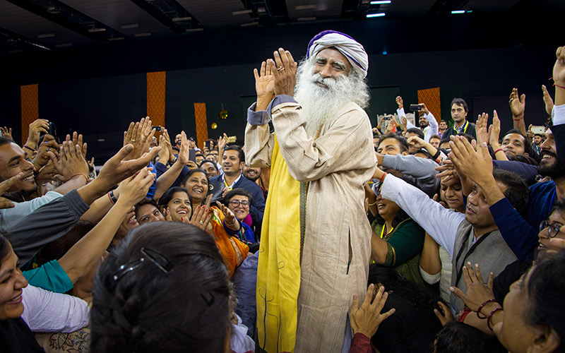 SadhguruJV's tweet photo. Instead of trying to produce good Human Beings, we need to create Joyful Human Beings. Joyfulness is the greatest insurance against all evil. #SadhguruQuotes https://t.co/DXVdHzx8xb