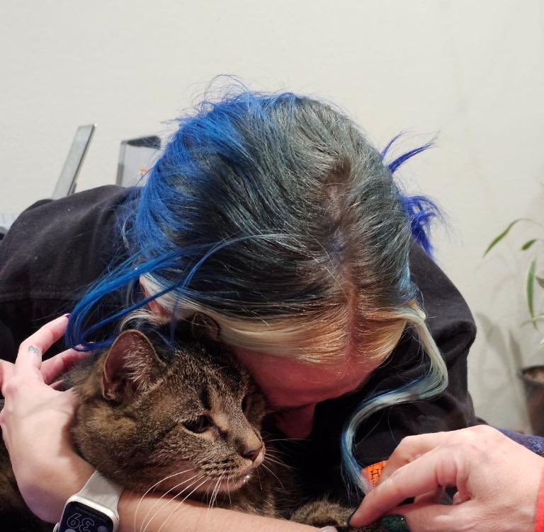 Daisy crossed the rainbow bridge peacefully surrounded by her family 🕊️🤍 2007-2023