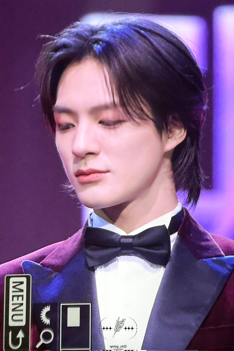 spring_O423's tweet photo. 231225 가요대전
에브리데이 에브리타임  이르케 잘생기기 좀 어렵지 않나...🤔 근데 그걸 제노는 해내 😍
#JENO #제노 #NCTDREAM https://t.co/NE45v7Phj0