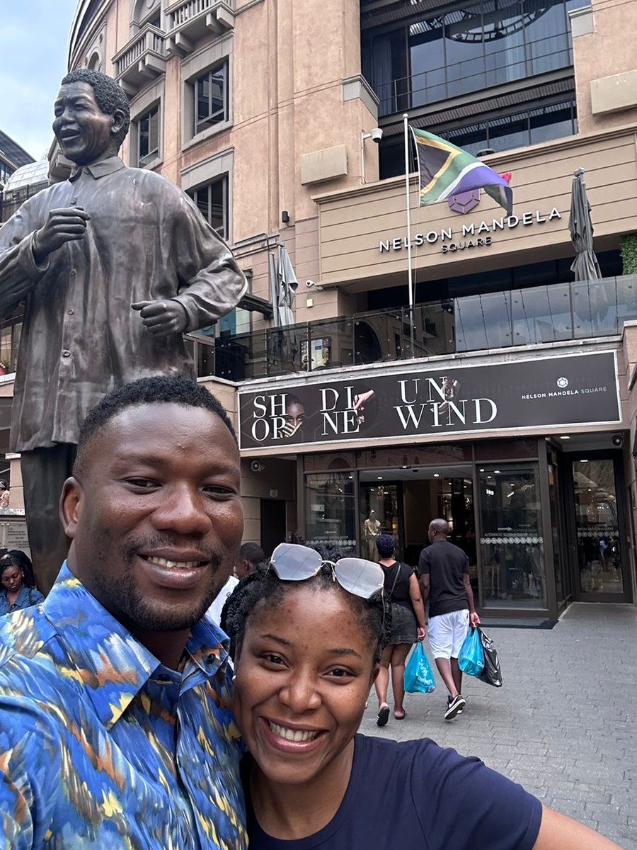 thewinlos's tweet image. Let Christmas remind you that God will never leave you alone. He will always come to your help. 

Merry Christmas from me and mine 🥰🥰