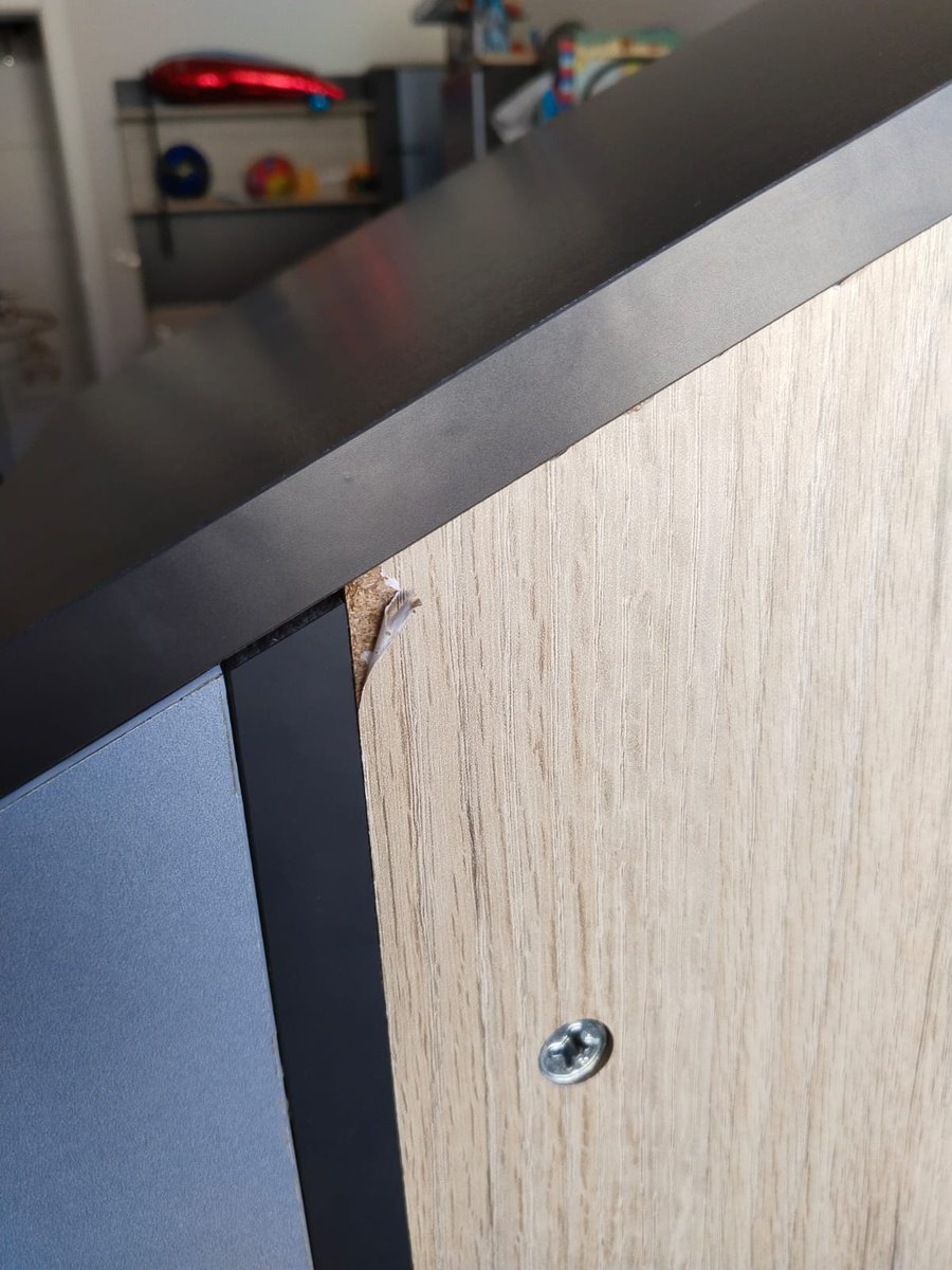 abelhk's tweet photo. @istikbal 1 aydan fazla üretilecek diye beklettiniz ve üretilen gelen malzeme. Spotçudan mı aldık kurumsal bir firmadan mı? Reklamlarınız kadar ürünlerinizde iyi olsaymış keşke. @sikayetblog @sube_kayseri https://t.co/JfgJXEm6g3
