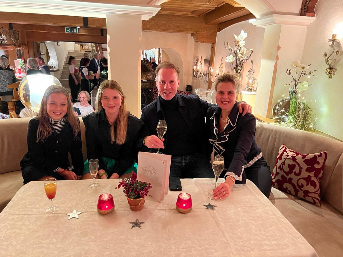 𝚆𝚎 𝚠𝚒𝚜𝚑 𝚢𝚘𝚞 𝚊 𝚖𝚎𝚛𝚛𝚢 𝚇-𝚖𝚊𝚜! 🎄🥂🎅🍷  #kerst2023 #MerryChrismas2023