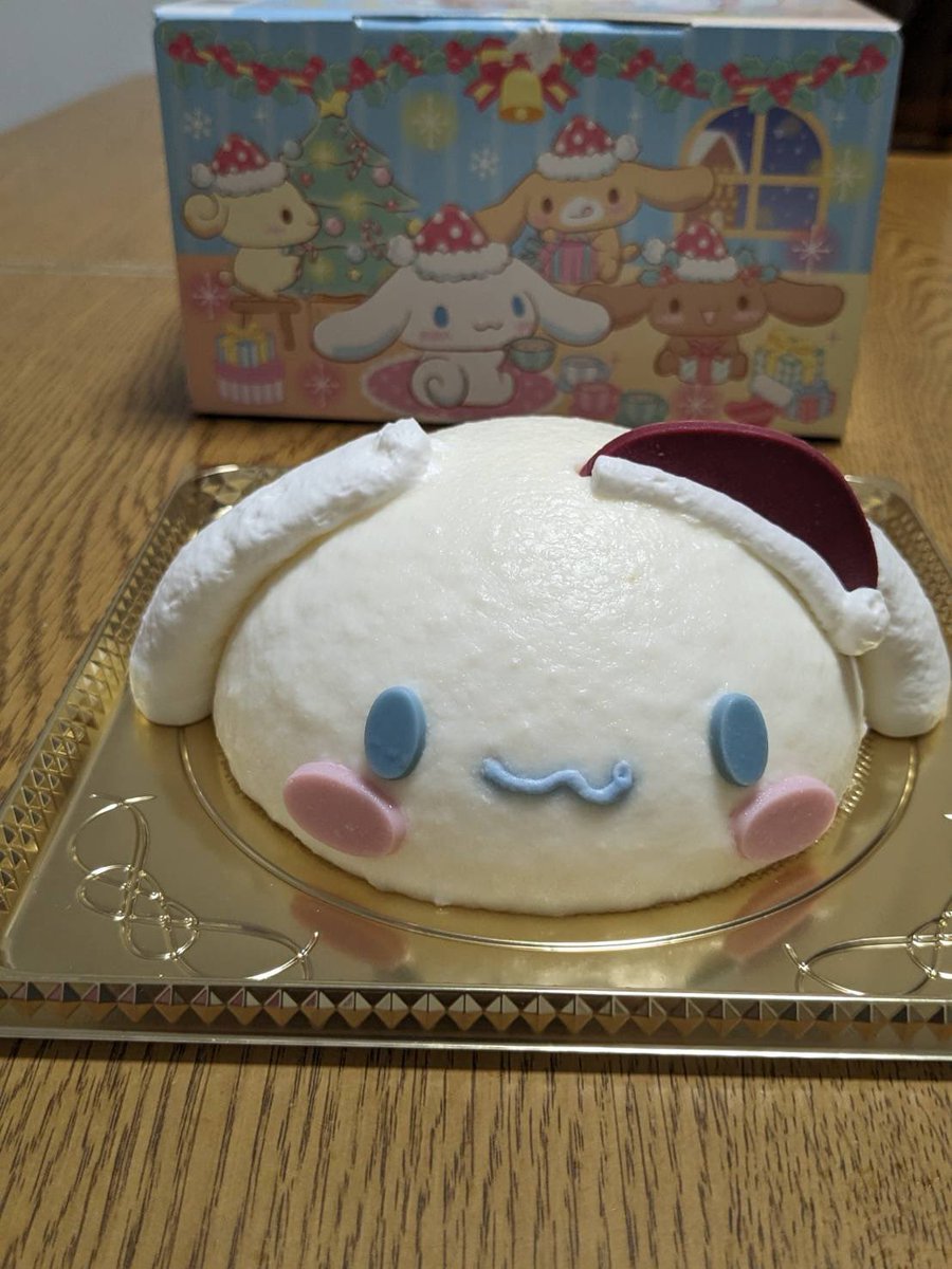 hitome1002's tweet photo. 今年のクリスマスケーキはシナモン🍰 https://t.co/euTeALy4yZ