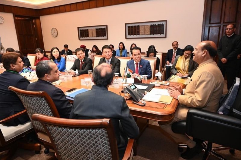 dbndtv's tweet photo. Đoàn đại biểu Nhóm Nghị sĩ hữu nghị Việt Nam - Ấn Độ cùng đại biểu Quốc hội chuyên trách một số địa phương do UVTW Đảng, Trưởng ban Dân nguyện Dương Thanh Bình - CT Nhóm NSHN Việt Nam - Ấn Độ làm Trưởng đoàn vừa có chuyến thăm, làm việc tại Ấn Độ. https://t.co/8pg6Tg5M4G
