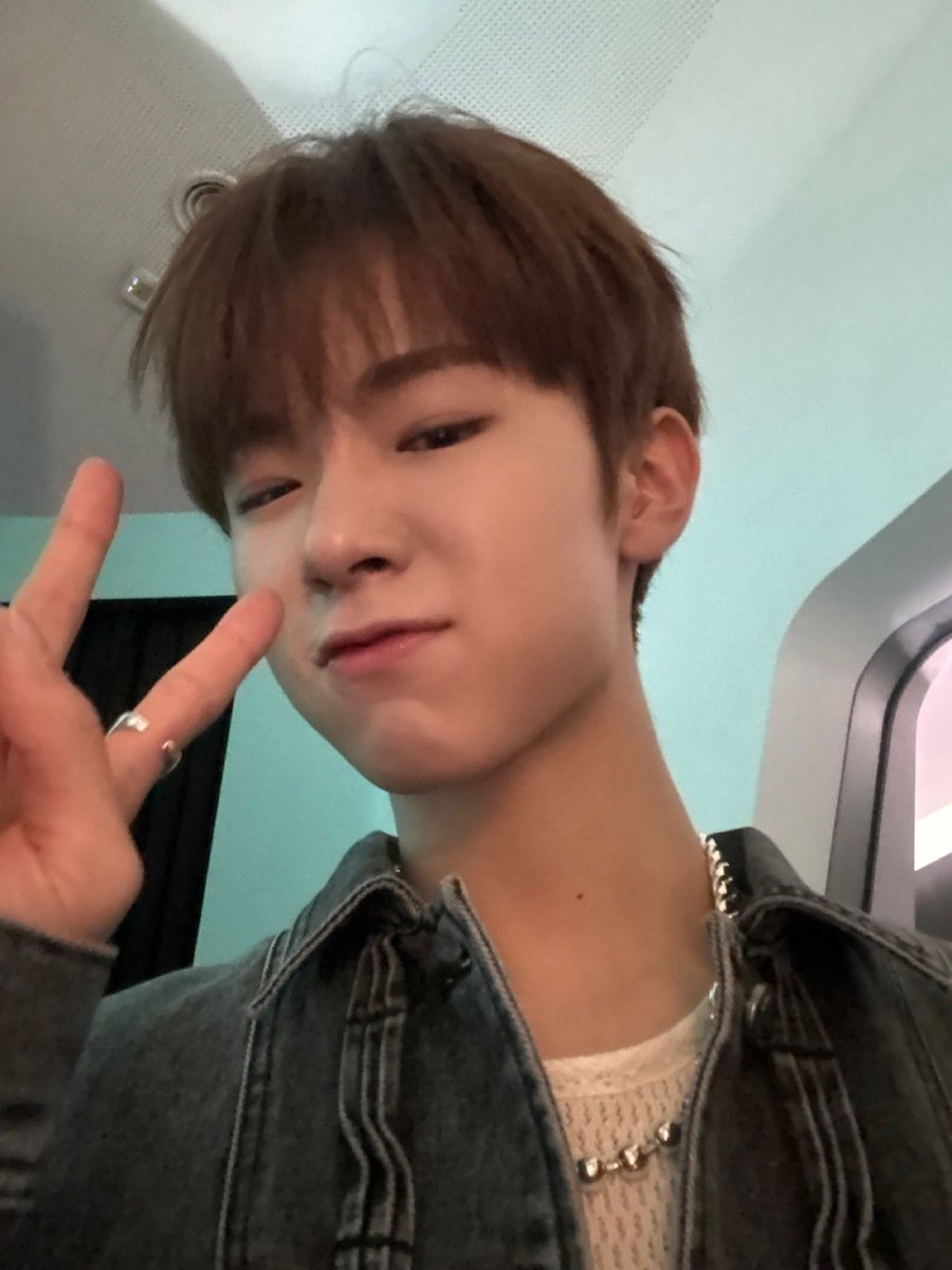 whib_official's tweet photo. 귀엽고 멋지고 (?) 멋지고 ㅋㅋㅋ

#WHIB #휘브
#WONJUN #원준 https://t.co/54Q1peJ4vN