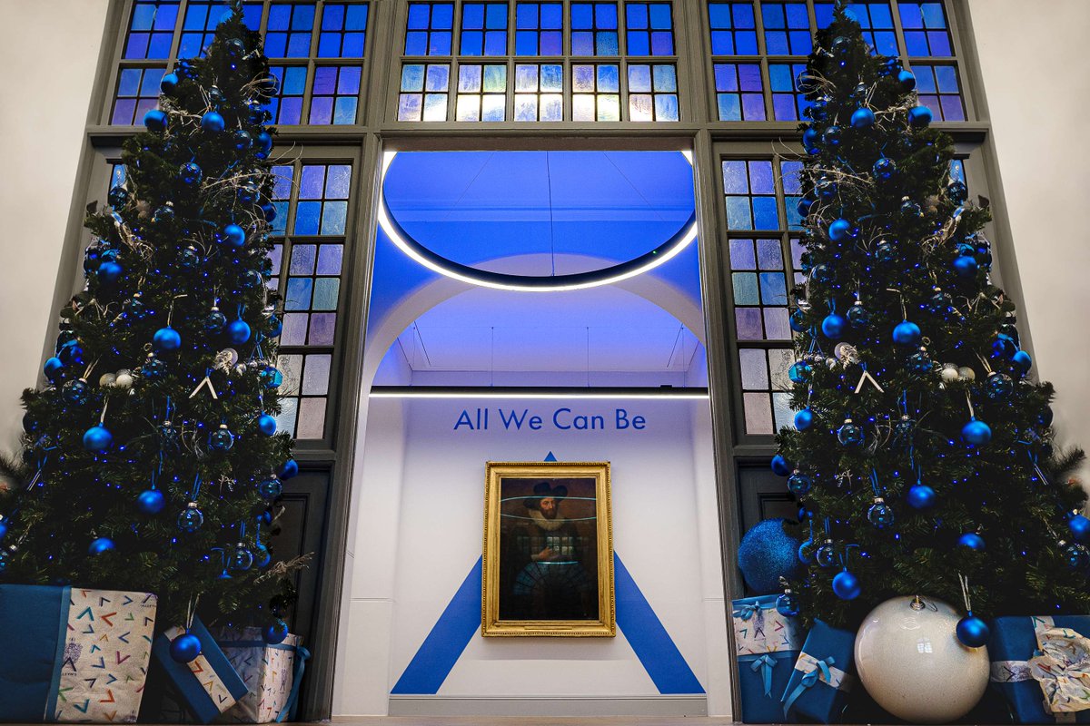 AlleynsSchool's tweet photo. Wishing the #AlleynsCommunity a very special Christmas Day full of cheer, wonder, festivities and connection.
#AlleynsSpirit #AlleynsWonder 🎄 @_JaneLunnon https://t.co/fssVyhYCPj