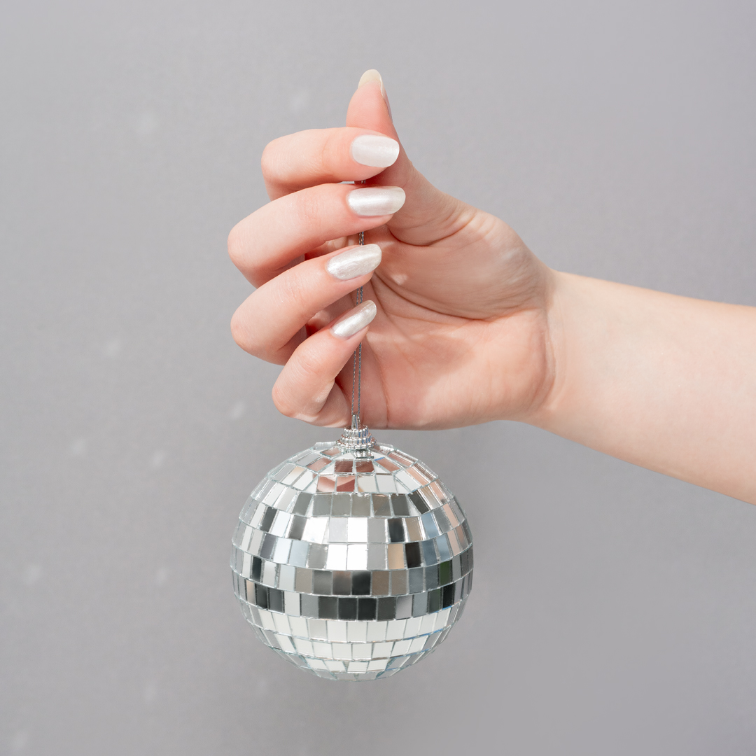 Merry Christmas! May your nails be as bright as the holiday lights, and your self-love shine just as bright. ✨💅 

📸: 102 KOH CRYSTAL!

#HolidayNailGoals #MerryChristmas #Selflove