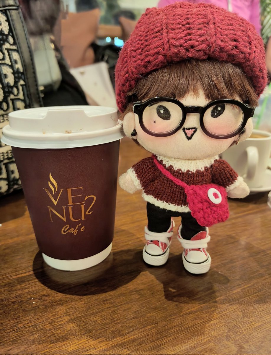 littlears333's tweet photo. Chill at Venus Cafe🎄☕🍮
#littlears #gotoon #gotoondoll https://t.co/yOl3RV9PFo