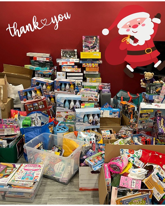 * IMPORTANT ANNOUNCEMENT * 🎅We wish to notify everyone that we’ve had a VIP visitor overnight. Thank you to his helpers – our fantastic @Bham_Childrens charity supporters who made sure Santa had lots of presents to leave for our children this morning. 🎄 Merry Christmas