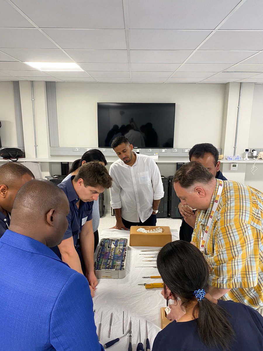 Oxf_Neurotrauma's tweet photo. Celebrating Neurotrauma Educators ☃️ Christmas Edition 🎄
A huge thank you and a loud round of applause 👏👏👏 for @stryker_spine @StrykerNS on their overwhelming support to the @GlobalNeuroOrg course held this month at the UTCNeuroscience Institute, CapeTown🇿🇦 @WFNSHQ @The_SBNS https://t.co/4p8oew8Gpy