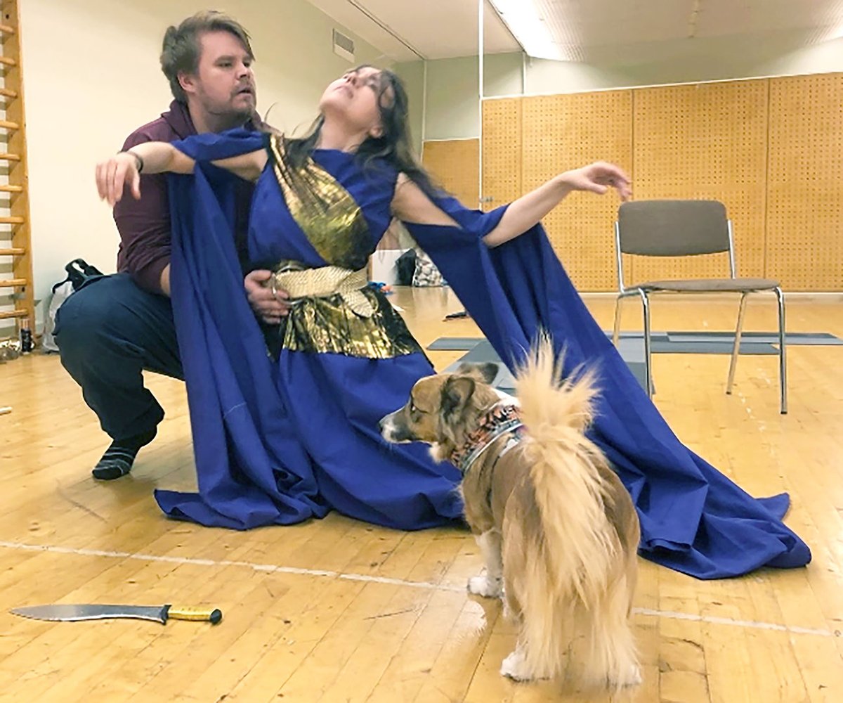 Voivatko erilaiset elää sovussa toisiaan kunnioittaen? Korintti-musikaalissa soi toivon sävel dlvr.it/T0ZN13
