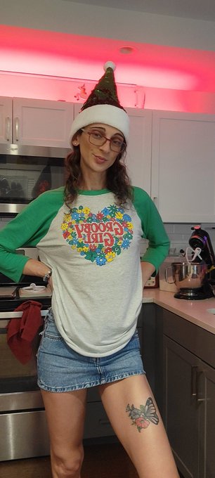 Merry Christmas @GroobyMike &amp; @GroobySteven. I absolutely adore the new shirt, it's totally my style<a class="tags" target="_blank" title="On Twitter" href="/?out=eyJ0eXAiOiJKV1QiLCJhbGciOiJIUzUxMiJ9.eyJpYXQiOjE3MjE1NTQ4NzUsImlzcyI6InR3cG9ybnN0YXJzLmNvbSIsIm5iZiI6MTcyMTU1NDg3NSwiZXhwIjoxNzUzMDkwODc1LCJyZWRpcmVjdF91cmwiOiJodHRwczovL3R3aXR0ZXIuY29tL0dyb29ieU1pa2UifQ.yOfAf7qxoRmAZa_43-Vzo8V3TxevVHQDKPe0FtXRjDinFTZthqzONkc5L7dOg9BU_rb1H_RDPTawUu5ZK6j97Q">@GroobyMike</a><a class="tags" target="_blank" title="On Twitter" href="/?out=eyJ0eXAiOiJKV1QiLCJhbGciOiJIUzUxMiJ9.eyJpYXQiOjE3MjE1NTQ4NzUsImlzcyI6InR3cG9ybnN0YXJzLmNvbSIsIm5iZiI6MTcyMTU1NDg3NSwiZXhwIjoxNzUzMDkwODc1LCJyZWRpcmVjdF91cmwiOiJodHRwczovL3R3aXR0ZXIuY29tL0dyb29ieVN0ZXZlbiJ9.4gy97hTDQMacv9WmRADJBithwf77WZXWGSTye8wL3NZJqgJRCkMx8PW0PHRZY3qkGKcweGbjNXLsvhHkwd-r_A">@GroobySteven</a>