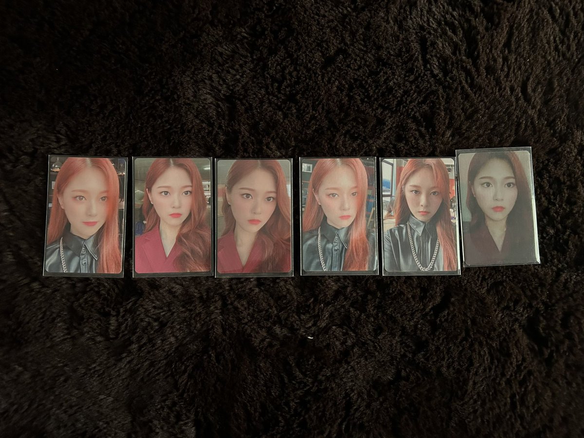 asteriscart's tweet photo. wts lfb loona photocard pc ph loossemble artms

xx limited pcs - qyop
mmt # pobs - 550 
hyunjin # showcase pc set - 750
yeojin # showcase pc set - 750
yves premier greeting pc set - 750

price are still negotiable ! can provide more pics via dm !! https://t.co/VsB6fbScFo
