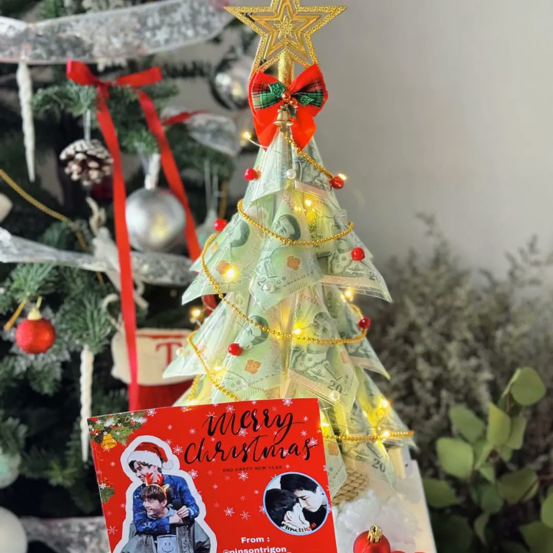 Perthpe2's tweet photo. Merry Christmas and happy New Year.nong @perthppe  @Saint_sup 
My hopes and desires for the next year and beyond are that you can always meet wherever you are 👏👏🖤❤️🥰 
#TRIGON #PerthSaintSation  #saint_sup #KDPPE https://t.co/icuevzlzrI
