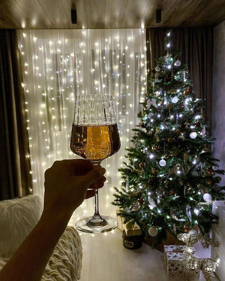 weiwei_1996's tweet photo. 🎄🎄🎄圣诞节快乐！！！
今年没人送礼��，所以只能给自己送的🎁🎁🎁 https://t.co/pkQQV2W9n0