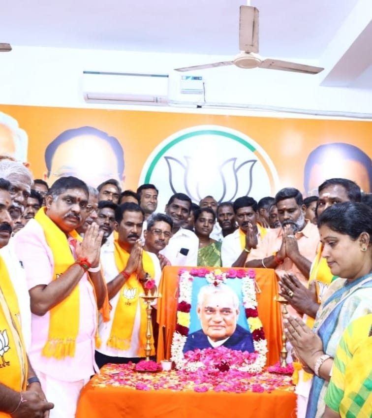 jayalakshmi_bjp's tweet photo. Our former prime minister Atal Bihari Vajpayee ji _ "Ajay Shatru" of politics century Celebration of  Good Governance day at Puducherry @jPNadda @blsanthosh @AmitShah @BJP4India @SelvaMPPY https://t.co/QF7kO6NdyY