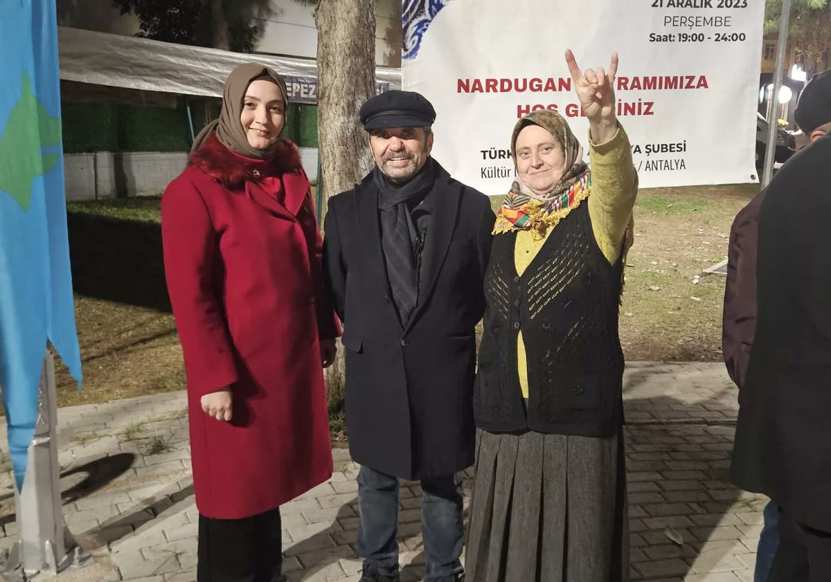 sukriyeyildiri2's tweet photo. 21 Aralık #Nardugan Bayramı #Kepez'deki #TürkOcakları'nda kutlandı. 21 Aralıkta doğmuş bir Türk kızı olarak bu Bayrama katılmaktan onur duydum. 🇹🇷🇹🇷🇹🇷Türk ve kurt olmak  sözde değil özde yaşayanlarındır...🇹🇷🇹🇷🇹🇷
@meral_aksener @avunzileyuksel @iyiparti @SBugraKavuncu #Türk https://t.co/j4XBIDxhWo