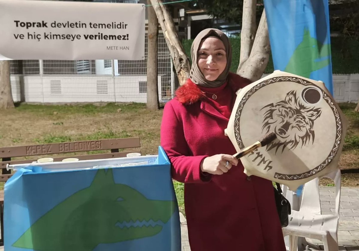 21 Aralık #Nardugan Bayramı #Kepez'deki #TürkOcakları'nda kutlandı. 21 Aralıkta doğmuş bir Türk kızı olarak bu Bayrama katılmaktan onur duydum. 🇹🇷🇹🇷🇹🇷Türk ve kurt olmak  sözde değil özde yaşayanlarındır...🇹🇷🇹🇷🇹🇷
<a href="/meral_aksener/">Meral Akşener</a> <a href="/avunzileyuksel/">Ünzile Yüksel</a> <a href="/iyiparti/">İYİ Parti</a> <a href="/SBugraKavuncu/">Buğra Kavuncu</a> #Türk