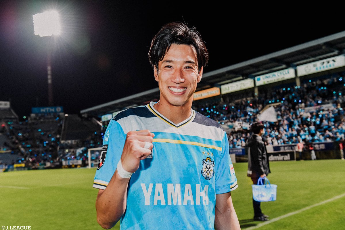 J_League tweet picture