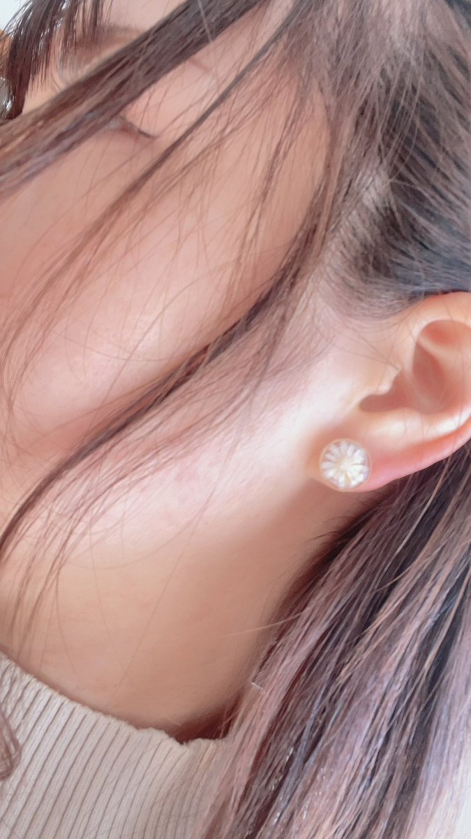 「natural crossing accesorries()さんでピアスとポニー」|なこにゃ🌸ゆったり生存中のイラスト