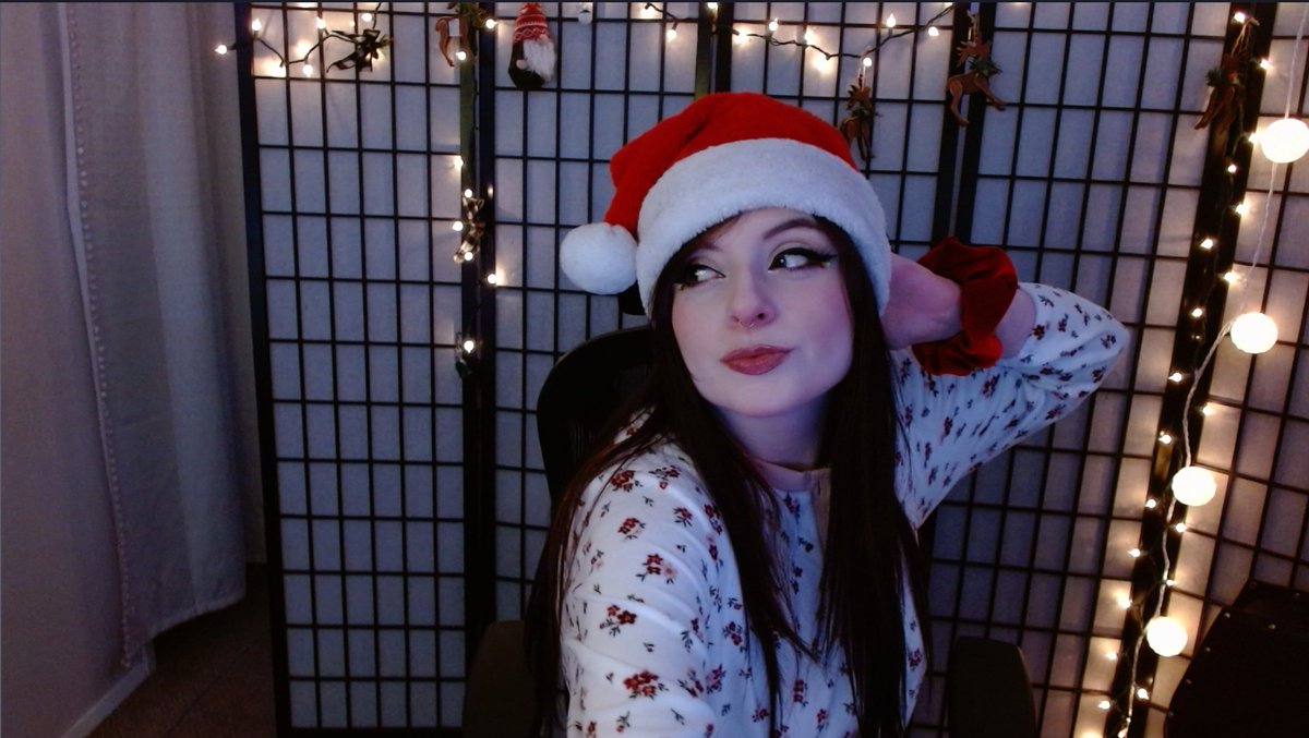 CALLING ALL MY HO HO HOS <3 come hangout with me for KICKmas! LIVE NOW <3
kick.com/ripnat