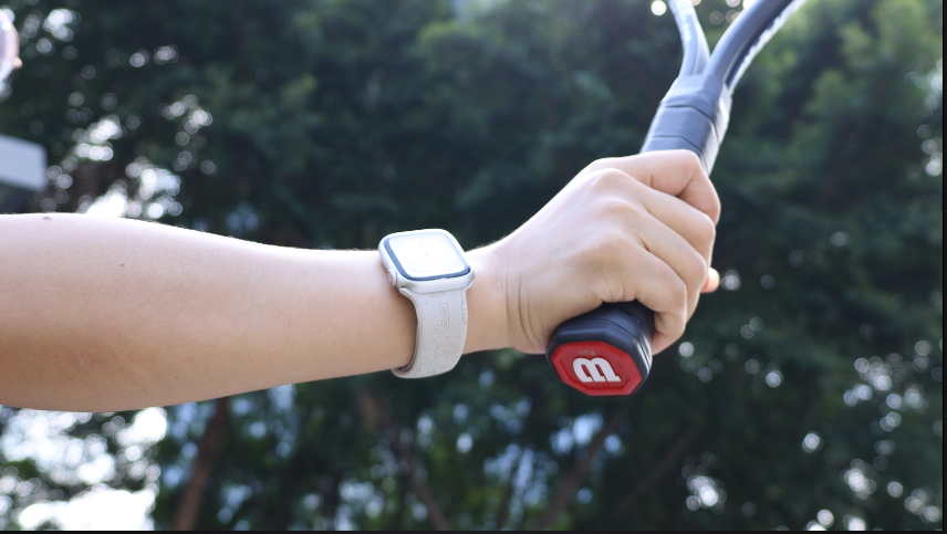 NPETStore's tweet photo. Featuring exquisite feather patterns that are both unique and delicate, NPET silicone bands cater to different styles and occasions. #band  #WATCH  #watchband #silcone #laser #appleband #iwatch https://t.co/OdeZiLJv0B