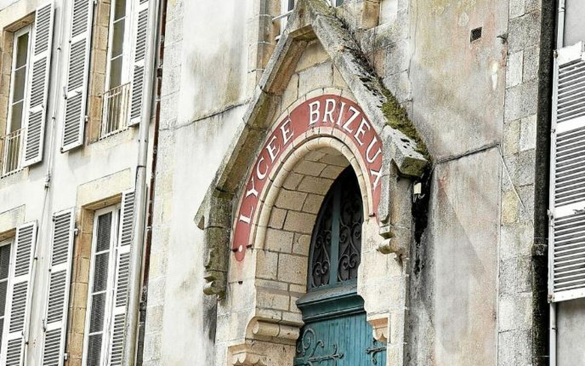 Y a-t-il un malaise chez les agents région du lycée Brizeux de Quimper ? ➡️ go.letelegramme.fr/fsX6