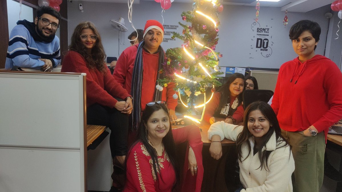 rprindia's tweet photo. Dressed in festive hues, our office is buzzing with Christmas joy! Office sparkle: Christmas magic in the air! 🎄✨ 

#FestiveVibes #WorkplaceJoy #ChristmasMagic #SeasonsGreeting #MerryChristmas #JingleBells #RPR https://t.co/w7pNIKNBZP