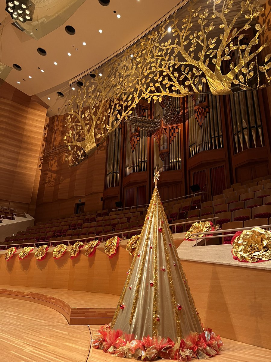 昨日12/24(日)サントリーホールで行いましたBCJメサイアのリピート配信が始まりました！沢山の方々に我々の演奏をご覧いただけましたら嬉しいです✨12/30(土)の20時までご覧頂けますので是非っ！

↓リンク先↓
suntoryhall.pia.jp/ticket/messiah…