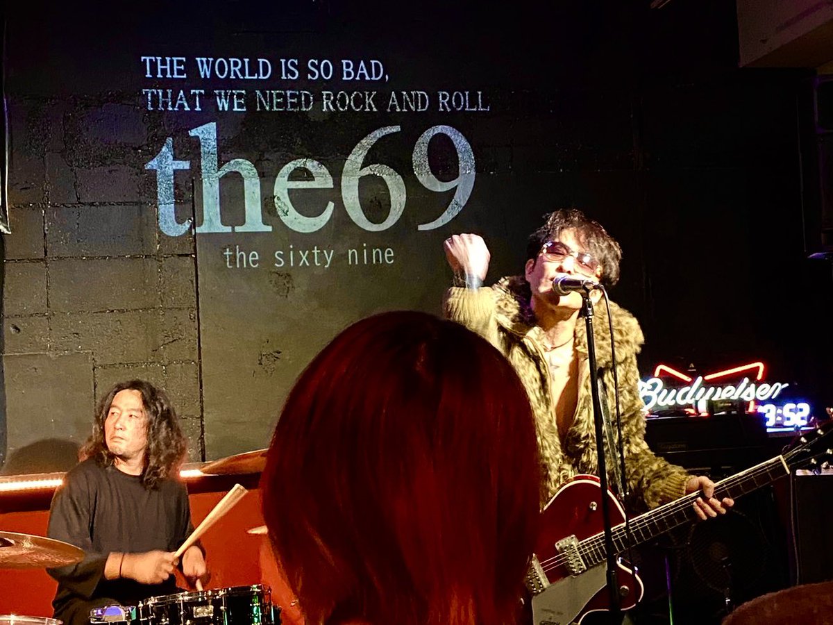 the69sin's tweet image. THANKS FOR COMING!!! 

12月24日(sun)
新宿UNDERGROUND Azzitto
『極東クリスマス前夜』

-the69 setlist-
１.12月ノ星
２.星に願いを
３.ROCK AND ROLL
４.おしゃれキャット
５.LOVE SICK BLUE
６.サヨナラベイベー
７.HAPPY X'MAS
 ／JOHN LENNON
８.MY WAY
 ／SID VICIOURS

#thanksforcoming