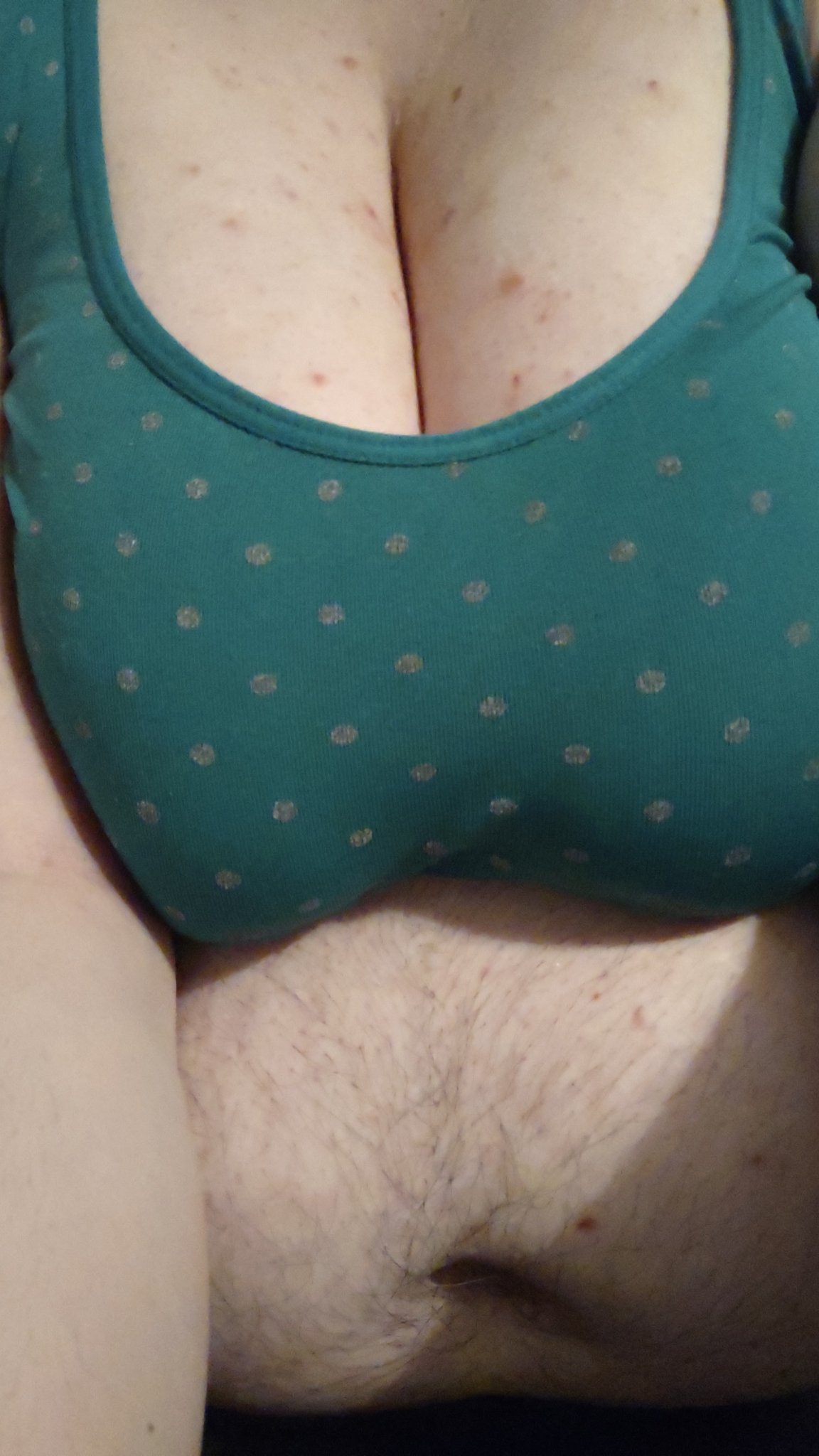 One free sexting session, audio included. No nudes but will take clothed pictures. Dm me if you're interested, tonight only! #sw #freecontent https://t.co/d13zk5oHZY