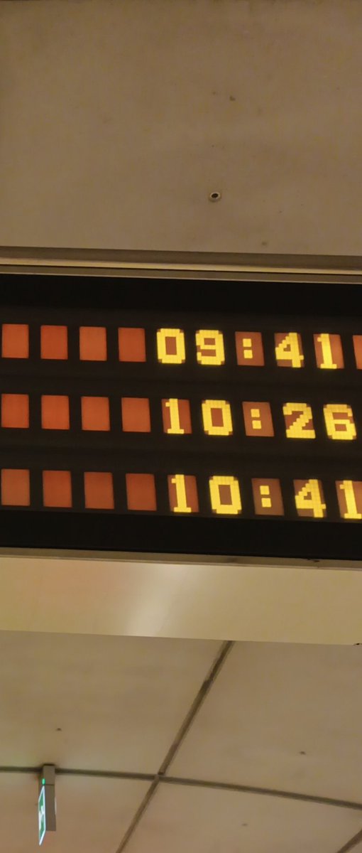 aniankaa's tweet photo. @metrobilbaoeus no tenéis vergüenza, poner una frecuencia de un metro a la hora por muy navidad que sea... Y al primero que me diga que hay poco personal porque tienen familias, yo también la tengo y la he dejado en casa para ir a TRABAJAR. Eso sí minutos tarde o una hora antes!! https://t.co/MAunUAnrlc