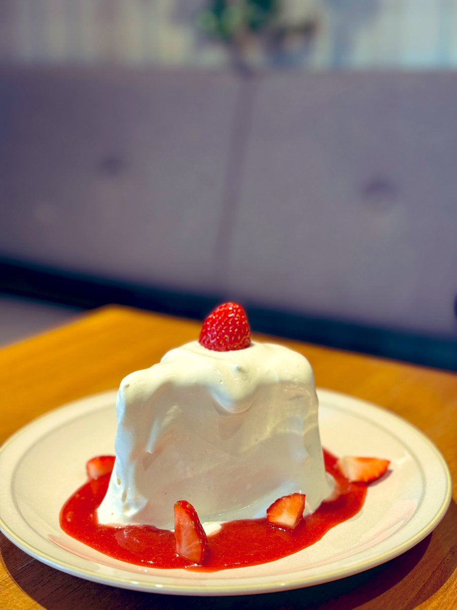 ranranru818's tweet photo. 今年もイチゴのメルティショートケーキを食べに横浜へ🍰🚗 https://t.co/pdvMyldGY6