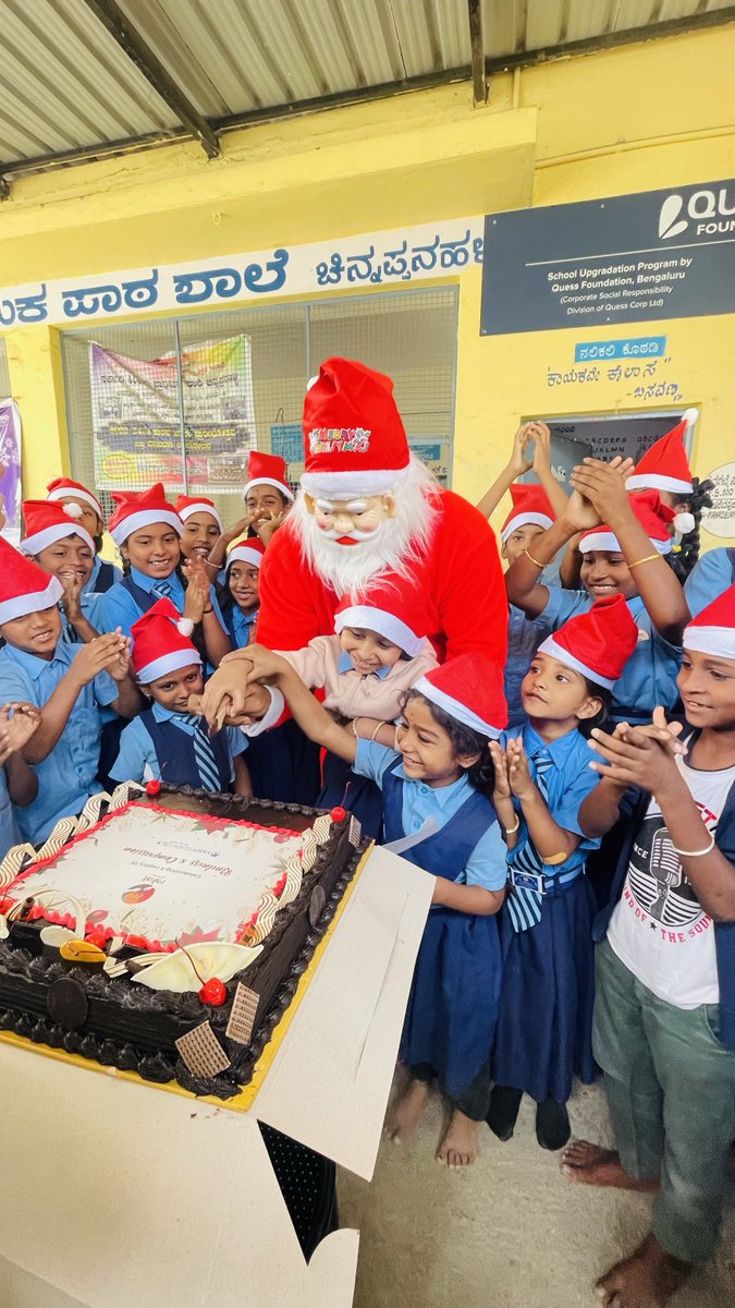 YASH_Tech's tweet photo. The vibrant colours, wishful moments, &amp; every element of #RAHAT radiated love and #kindness. #YASHians wholeheartedly participated in this #tradition of #giving.
#LifeAtYASH https://t.co/FNPR1yw61w