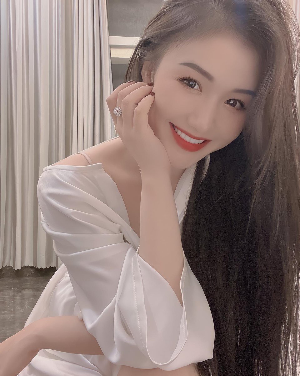 projectile aggrieve
Tôi là một cô gái yêu thích đọc sách, muốn tìm một người bạn nam đặc biệt để cùng nhau chia sẻ và thảo luận về những cuốn sách hay.