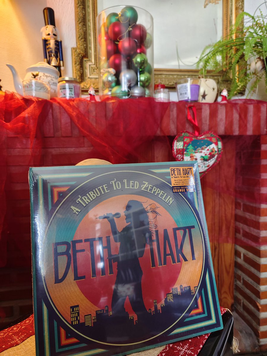 donylandes's tweet photo. #SantaClaus came at home ...🎅💝
#BethHart 🇺🇸🎙️ #ATributeToLedZeppelin 🤩🎸🎸🎸 2LP 🇪🇺 2022 #vinylrecords #vinylcommunity #vinylcollection #vinyladdict #vinyljunkie 💝 https://t.co/8gce4hc89B