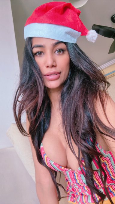 Merry Christmas to everyone 🎄❤️ https://t.co/olt2PCqEpX<a href="/tag/slayingit"class="tags"><span>#slayingit</span></a><a href="/tag/ownyourpower"class="tags"><span>#ownyourpower</span></a><a href="/tag/fierceandfabulous"class="tags"><span>#fierceandfabulous</span></a>