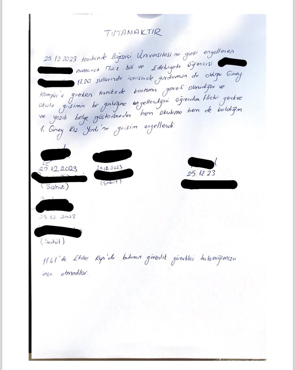 boun_otk's tweet photo. Kampüse polisler girerken öğrencilerin Güney Kampüs’e giremediğini, bir günlüğüne girişlerinin engellendiğini öğrendik.

Demokratik Üniversite Nöbeti’ni engellemek için usulsüz karar alan kayyumlara karşı dayanışmamız kazanacak. Bütün sıra arkadaşlarımızı kampüse bekliyoruz! https://t.co/eSfeeCXiHj