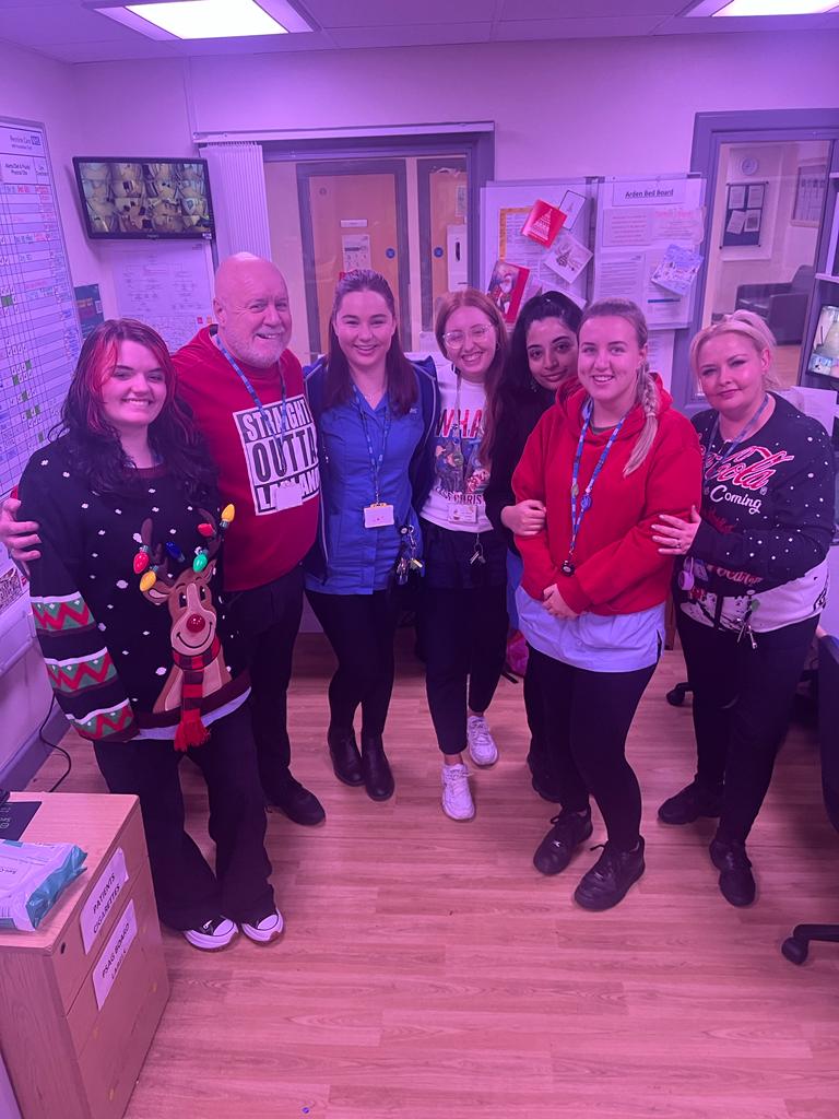Some of the ' A ' team on Arden Ward on duty today, thanks for all your hardwork, care, thoughtfulness and dedication you give to one another, those we care for and their loved ones. @WesleyHand2 @PennineCareNHS @mattwalshNDQ @Laura_Prince_ @Michelledavisq @ENazurally