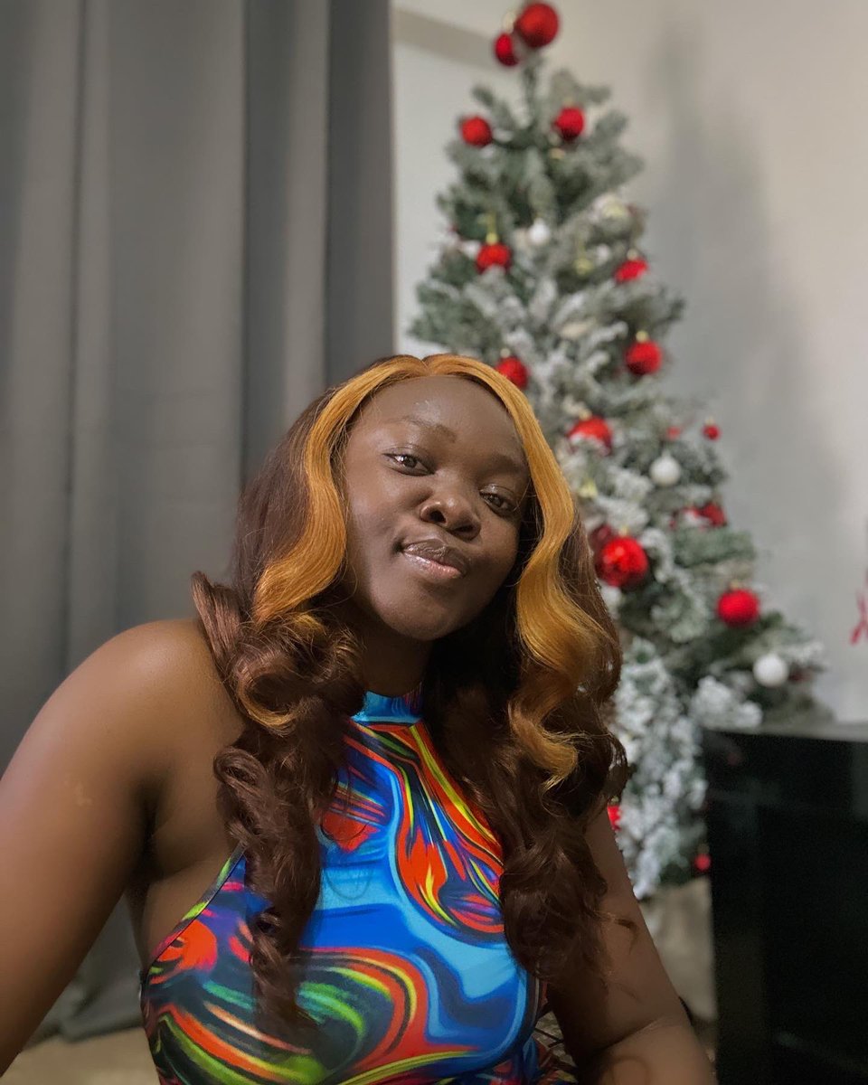 xclusiveTOSIN's tweet photo. Merry Christmas friends🎄 https://t.co/LD4N28U8KS