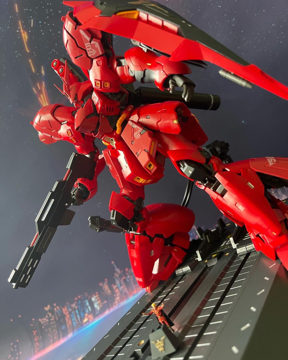 wing_kira's tweet photo. シャア👱🏼:
 
Welcome to G.U.N.D.A.M Universal Century🌏
🎅🏼Merry X’mas🤲🏻🎁 &amp; Happy Gunpla🎄

来るべき“現実の宇宙世紀‘’に向けて一🤖

#機動戦士ガンダム逆襲のシャア 
#サザビー 
#msn04ff 
#ガンダム 
#ガンプラ 
#ガンプラ好きと繋がりたい 
#ガンプラrg 
#sazabi 
#gunpla https://t.co/XXzcT2ao2X