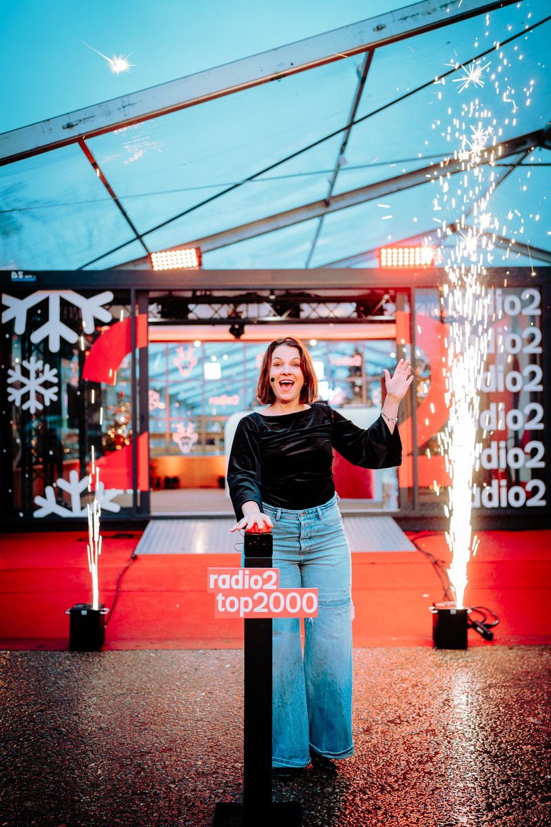 radio2 (@vrtradio2) on Twitter photo Vuurwerk! De Radio2 Top2000 is officieel geopend! 🤩 Vuurwerk! De Radio2 Top2000 is officieel geopend! 🤩