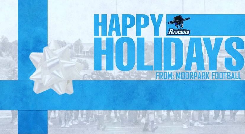 mcraidersfb's tweet photo. Merry Christmas &amp; Happy Holidays from Moorpark Raiders🎄❤️#M1R4⚔️#RaiderNation🔵⚫️ https://t.co/CEqU2tV04b