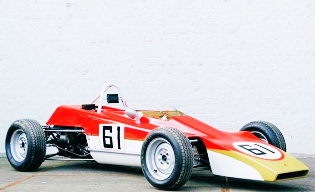 TheBishF1's tweet image. I’m not going to post any #OnThisDay tweets today because it’s not only #ChristmasDay but also my birthday. How old am I? Well, here’s a Lotus 61 #FormulaFord car! #MerryChristmas to you all! 🎄