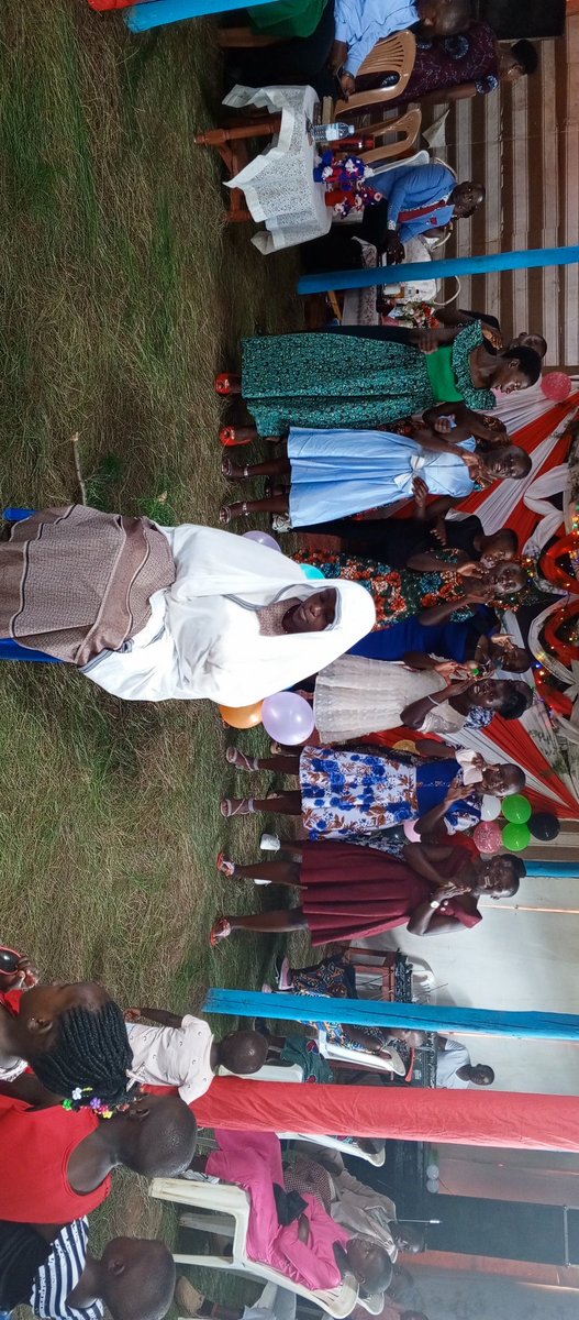 maxonzoe's tweet photo. Young children celebrating saviour Jesus born to us❤️ https://t.co/o5FzxKDMTd