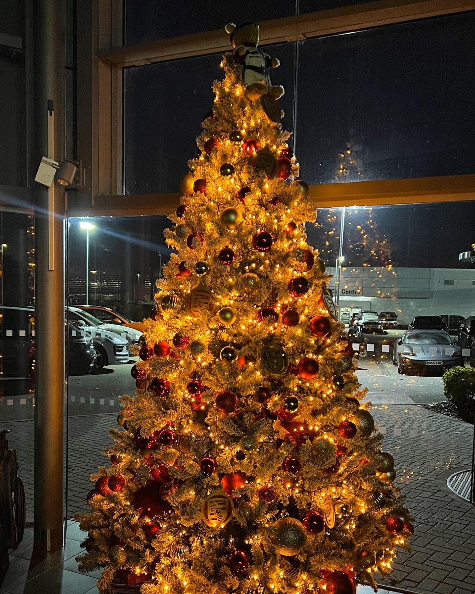 We just wanted to wish you a Merry Christmas from the entire team here at Porsche Centre Chester, we hope you all have an amazing day! 🎄🎅🏻 ✨

Remember, we’re re-open from Wednesday 27th December for all departments too. 😊