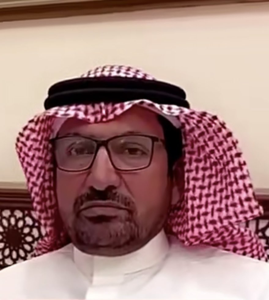 قبيلة #حرب متمثله بالشيخ حميد بن رجاح القريقري تضرب أروع الأمثلة في العفو والصفح والتسامح..
عفى اليوم الشيخ حميد القريقري عن قاتل ابنه #احمد_القريقري
(رحمه الله) لوجه الله ودون مقابل.. 

نسأل الله أن يجعل ذلك في ميزان حسناته ويجزاه خير الجزاء

#قبيله_حرب 
#مترك_عايض_المسردي